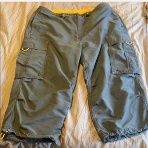 Men's large gap Capri pants great condition